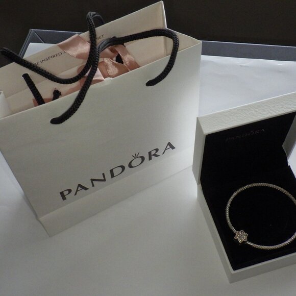 PANDORA Sterling Silver SHINE BRIGHT SNOWFLAKE Mesh Bangle Bracelet STAR NWB - Picture 1 of 9